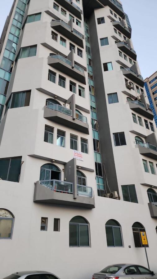 Appartement Gulf Building In Front Of Al Noor Mosque à Charjah Extérieur photo